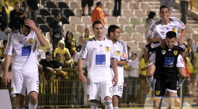 שחקני בית&qout;ר חוגגים (קובי אליהו) שחקני בית&qout;ר חוגגים (קובי אליהו)