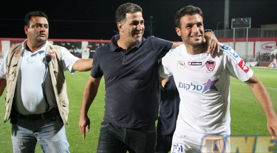 בלבול חוגג עם רן יצחק (עמית מצפה) בלבול חוגג עם רן יצחק (עמית מצפה)