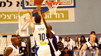 יצחקי מול נהריה (שי לוי) יצחקי מול נהריה (שי לוי)