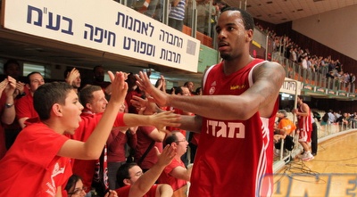 ליונס חוגג (עמית מצפה) ליונס חוגג (עמית מצפה)