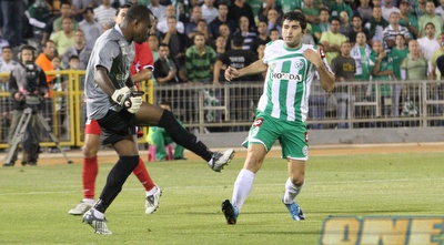 אניימה מקדים את דבאלשווילי (עמית מצפה) אניימה מקדים את דבאלשווילי (עמית מצפה)