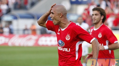 דה סילבה חוגג את השער הרביעי של הפועל (אלעד ירקון)