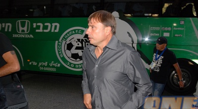 אלישע לוי מגיע לבלומפילד (שי לוי) אלישע לוי מגיע לבלומפילד (שי לוי)