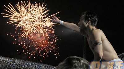 ולבוואנה חוגג את האליפות של מארסיי עם הקהל והזיקוקים (רויטרס)