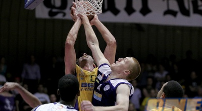 יוני ניר וסטיבן סמית´ (קובי אליהו) יוני ניר וסטיבן סמית´ (קובי אליהו)