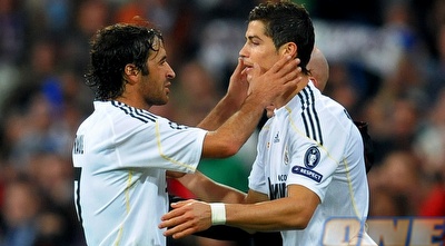 רונאלדו עם ראול (GettyImages)