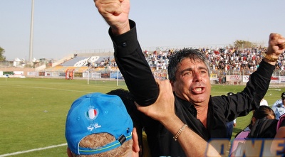 פרוספר אזוגי חוגג עליה (שי לוי) פרוספר אזוגי חוגג עליה (שי לוי)