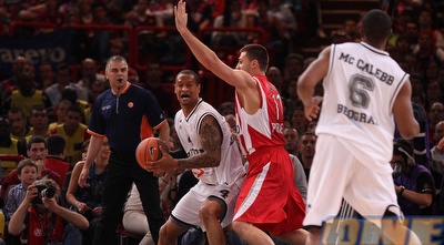 רוברטס מול קלייזה. סמי בכר ברקע (GettyImages)