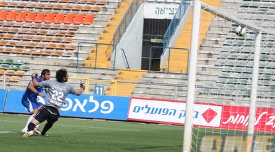 הכדור של סלמי במשקוף (עמית מצפה)