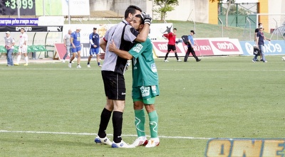 בנצרת מנחמים אחד את השני (אלעד ירקון) בנצרת מנחמים אחד את השני (אלעד ירקון)