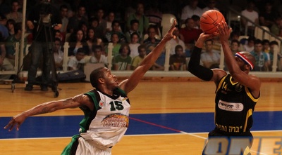 פינוק (עמית מצפה)