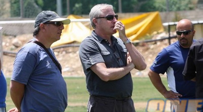 פרננדז צופה באימון (גיא בן זיו) פרננדז צופה באימון (גיא בן זיו)