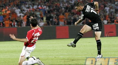 עומרי קנדה בולם את אלירן עטר. החמצה ענקית של החלוץ (שי לוי)