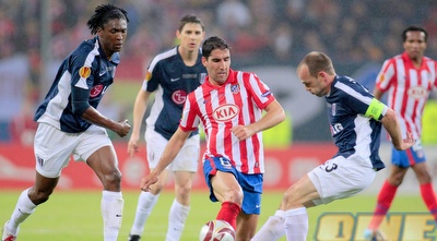 דני מרפי ואטוהו מקיפים את ראול גארסיה (רויטרס) דני מרפי ואטוהו מקיפים את ראול גארסיה (רויטרס)