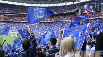 האוהדים בוומבלי. גרנט יישאר בפורטסמות´ גם בליגה השניה? (קרני הנמן)