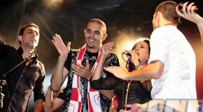 דה סילבה בחגיגות האליפות. &qout;אוהב את הפועל, אבל לא אשאר&qout; (אלעד ירקון)