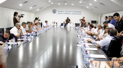 ההתאחדות לכדורגל. ייאלצו לעסוק בקרוב בשביתה אפשרית (אלעד ירקון) ההתאחדות לכדורגל. ייאלצו לעסוק בקרוב בשביתה אפשרית (אלעד ירקון)