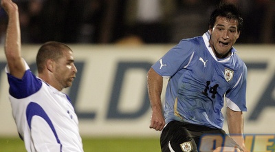 לודיירו בדרך לעוד שער של אורוגוואי (רויטרס)