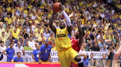 פרקינס. יש לו עוד יומיים להציג חוזה חדש (קובי אליהו)