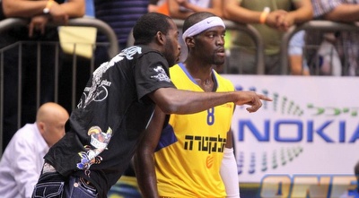 פרקינס ולאזמה. ההיעדרות של הסנטר השפיעה (קובי אליהו)