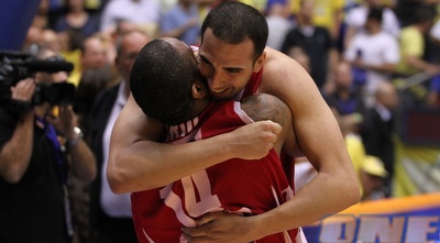 רנדל ודאוול מאושרים בסיום (קובי אליהו)