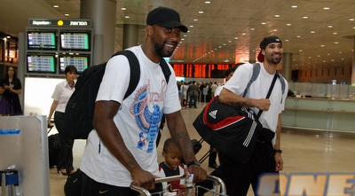 טוני וושהאם וטריי סימונס (שי לוי)