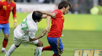 אל סעיד מנסה לעצור את דוד סילבה (רויטרס)