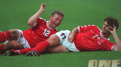 בריאן לאודרופ באחת מחגיגות השערים המפורסמות בהיסטוריה (GettyImages)