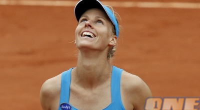 דמנטייבה מביטה לשמיים לאחר הקאמבק מול פטרובה (רויטרס) דמנטייבה מביטה לשמיים לאחר הקאמבק מול פטרובה (רויטרס)