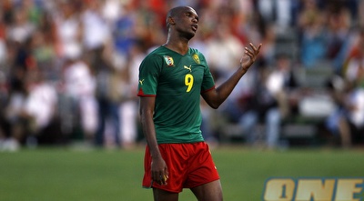 סמואל אטו כועס לאחר ההרחקה (רויטרס) סמואל אטו כועס לאחר ההרחקה (רויטרס)