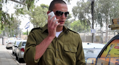 בן סהר. חייל בישראל, כדורגלן בספרד (אלעד ירקון)