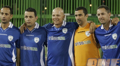 שחקני העבר בתמונה קבוצתית (דרור עינב)