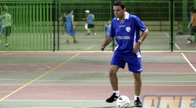 ניצן שירזי מפגין ביצועים (דרור עינב)