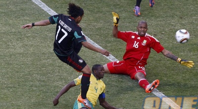 מקסיקו כמעט כובשת (רויטרס) מקסיקו כמעט כובשת (רויטרס)