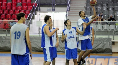 נבחרת הנוער מתאמנת (אלעד ירקון)