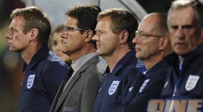 הספסל האנגלי בזמן נגינת ההמנון. רוצים ניצחון (רויטרס)