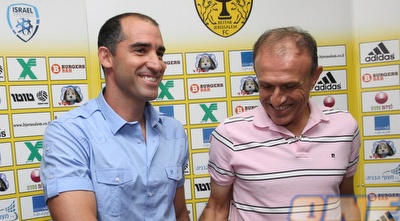 קורנפיין ומלמיליאן. &qout; (דרור עינב) קורנפיין ומלמיליאן. &qout; (דרור עינב)