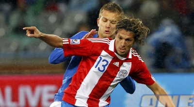 אנריקה ורה מקדים את דומניקו כרישיטו (רויטרס)