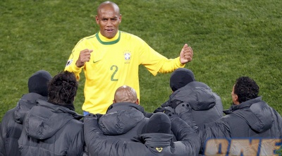 מייקון חוגג. שום: &qout;ברזיל תגיע רחוק&qout; (רויטרס) מייקון חוגג. שום: &qout;ברזיל תגיע רחוק&qout; (רויטרס)