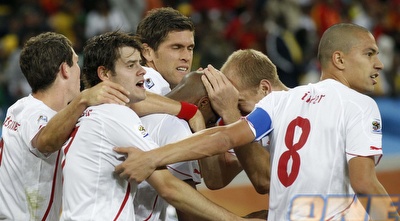 אלה הבחורים שאחראים לסנסציה הראשונה במונדיאל. שחקני שוייץ (רויטרס) אלה הבחורים שאחראים לסנסציה הראשונה במונדיאל. שחקני שוייץ (רויטרס)