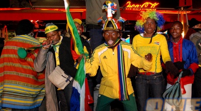 אוהדי דרא&qout;פ בטירוף. מעריכים מאוד את טספו מסיללה (שי לוי) אוהדי דרא&qout;פ בטירוף. מעריכים מאוד את טספו מסיללה (שי לוי)