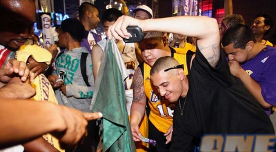 אוהד לייקרס (רויטרס) אוהד לייקרס (רויטרס)