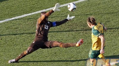 ברט הולמן כובש את היתרון האוסטרלי (רויטרס) ברט הולמן כובש את היתרון האוסטרלי (רויטרס)