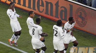 ג´יאן אסמואה חוגג את השיוויון הגנאי (רויטרס) ג´יאן אסמואה חוגג את השיוויון הגנאי (רויטרס)