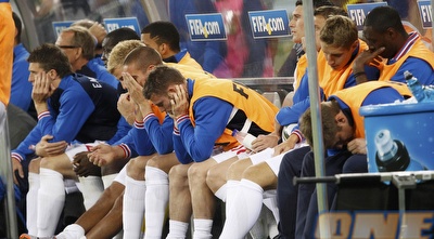 הספסל האנגלי עם פנים חתומות. התקשורת האנגלית לא מרחמת (GettyImages)