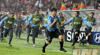 סוארס חוגג שער שני (GettyImages)