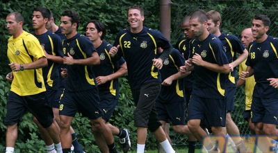 שחקני מכבי תל אביב באימון הראשון במירלו (ליאור טימור)