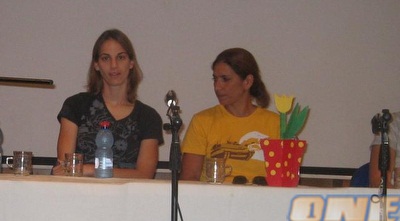 שרית ארבל בכנס שנערך בקיבוץ (ONE)