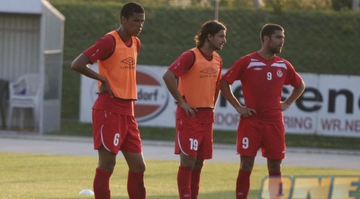 פרנסמן, בן דיין ושכטר במהלך אימון הערב (רועי גלדסטון)