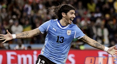 אבראו חוגג לאחר הפנדל שהבקיע (רויטרס)